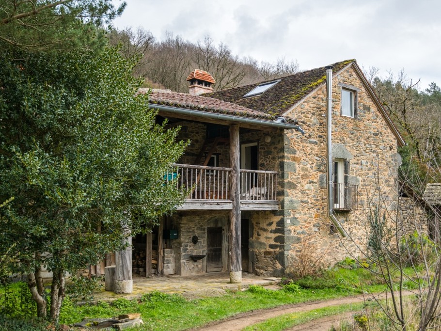 Vue extérieure GITE LE CUN FRAYSSHINES LOT 46 CLEVACANCES