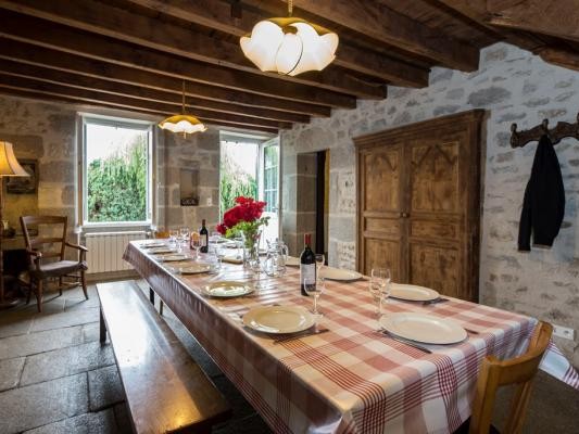 La Betoulle Large-capacity gîte in Creuse in the heart of the Limousin. 6-bedroom house for up to 15 people