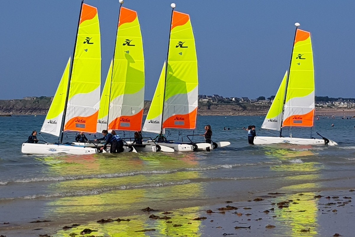 Ecole de voile plage de la Hoguette (Le Sillon à Saint-Malo)