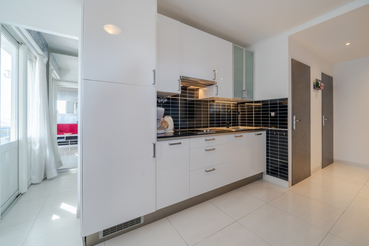 Cannes les Pins - Coin cuisine