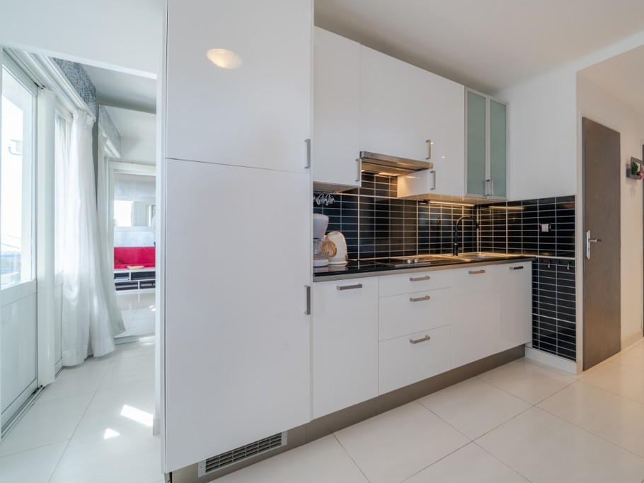 Cannes les Pins - Coin cuisine