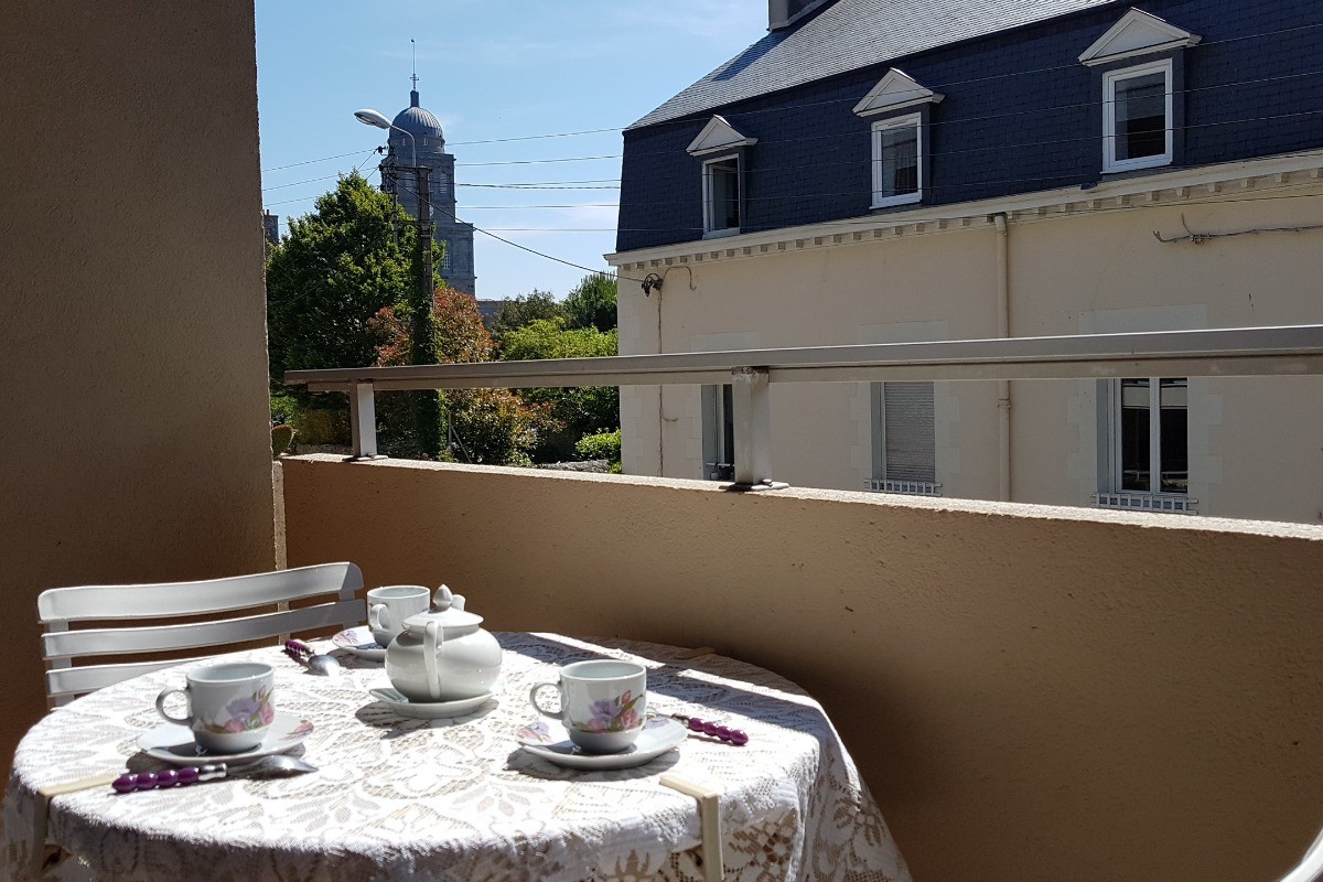 "Tea Time" sur le balcon orienté sud-ouest