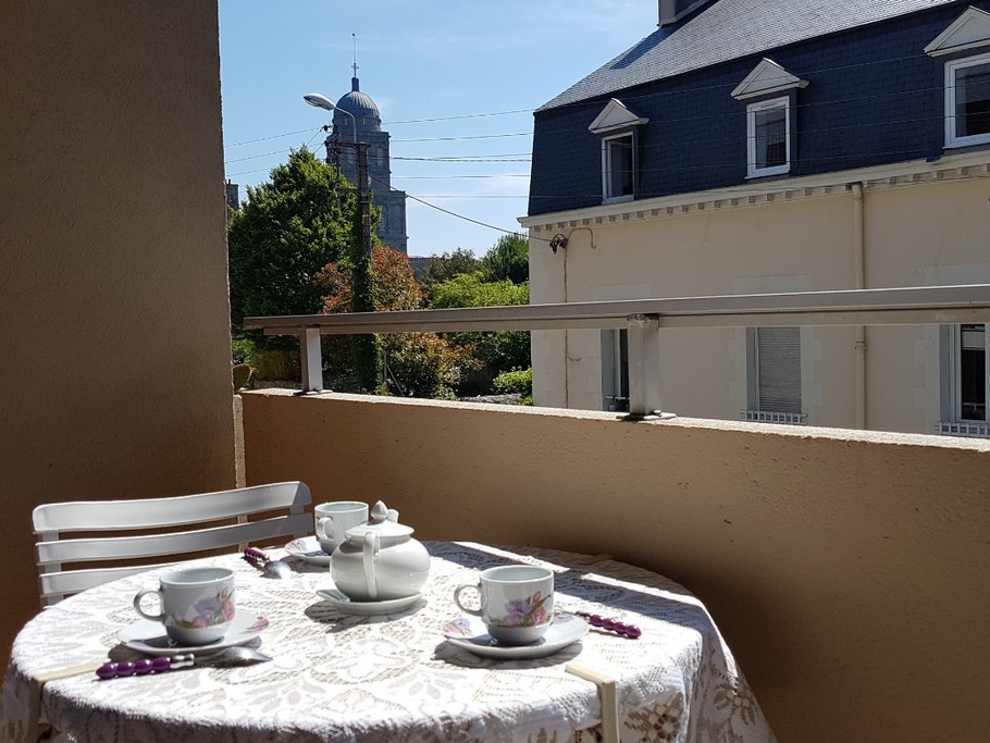 "Tea Time" sur le balcon orienté sud-ouest