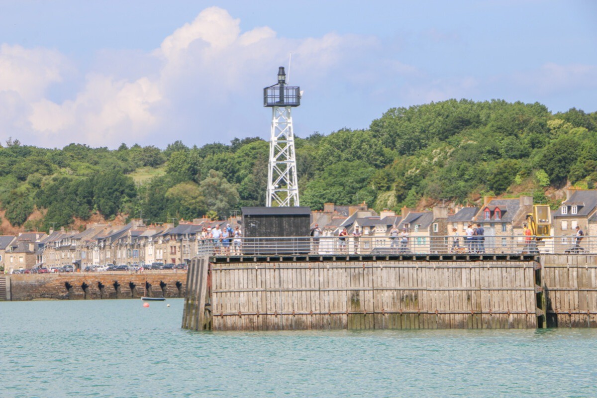 Cale de Fenêtre sur le Port de La Houle à Cancale