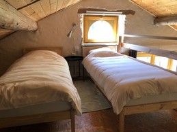 Mezzanine with two single beds - Gîte Boris, Plombières-les-Bains, Vosges