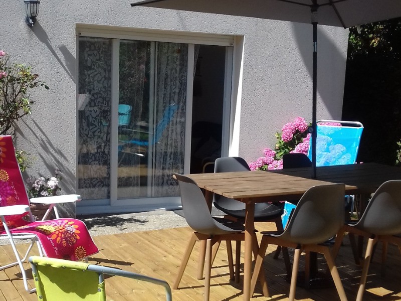 Location avec terrasse et jardin privatif clos