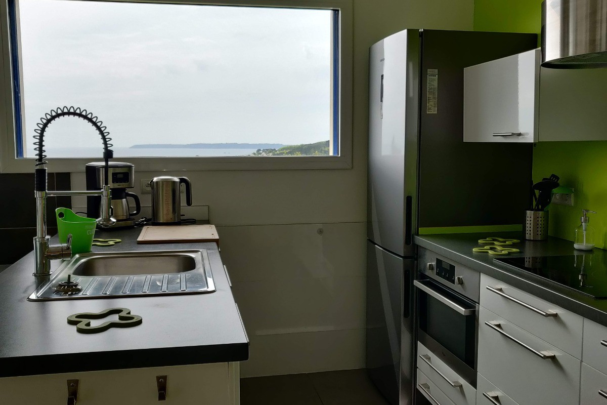 Cuisine équipée pleine vue mer