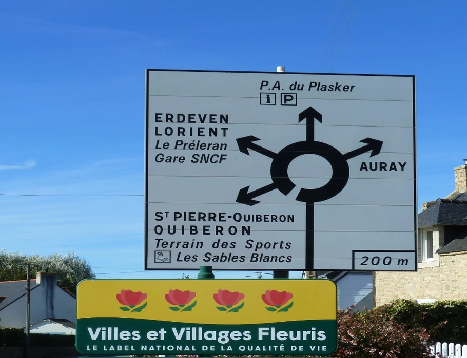 PLOUHARNEL  VILLE DE SURF