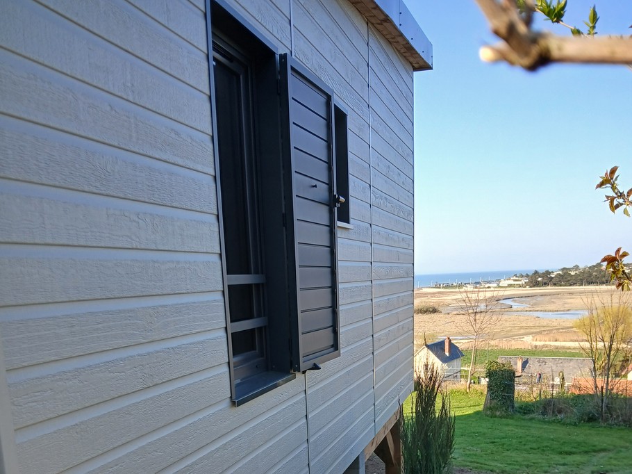 BEDROOM SIDE VIEW