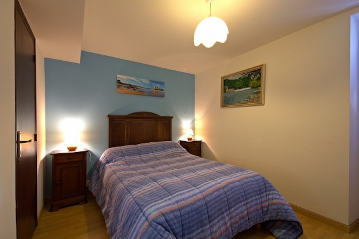 chambre 1 lit 140 cm
