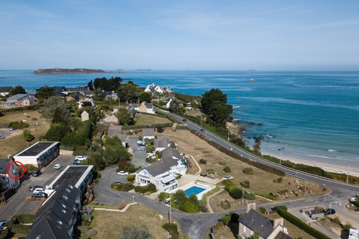 Appartement n°24, Troadec, La situation de l'appartement, à proximité immédiate de la plage de Trestel