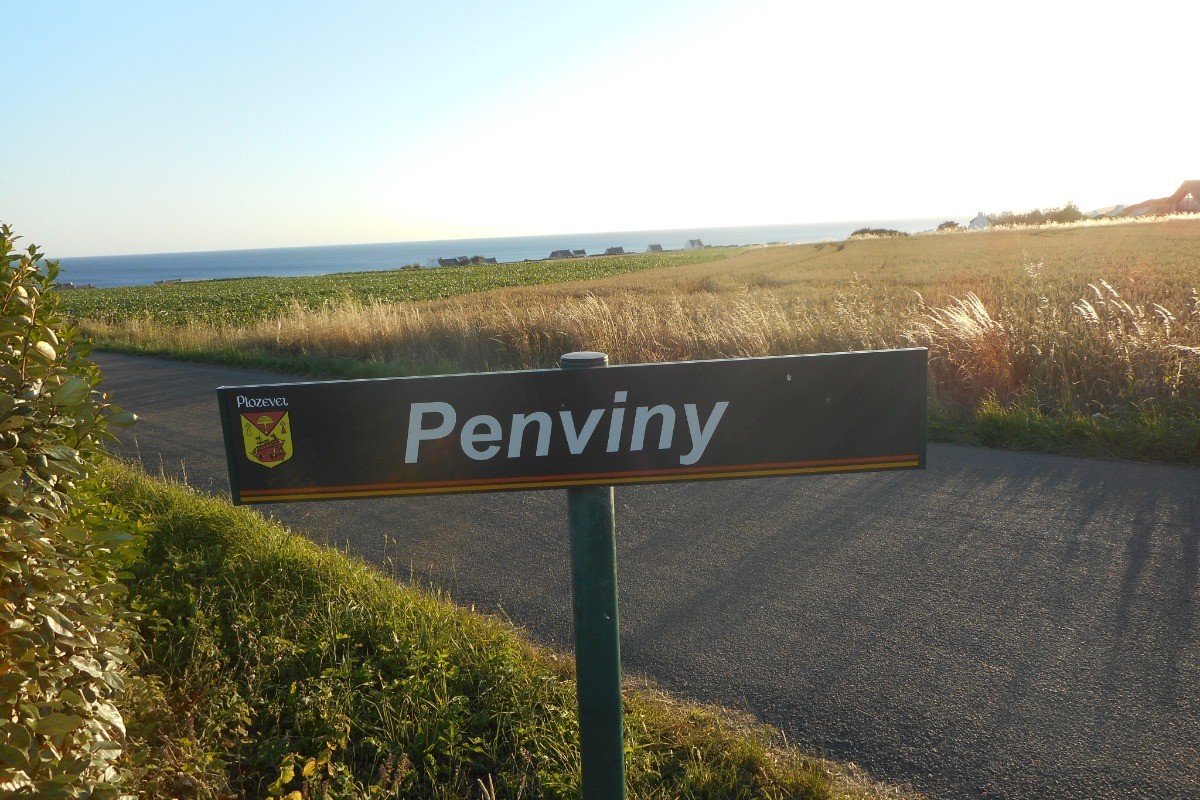 la baie d'Audierne vue depuis le village de Penviny à Plozévet