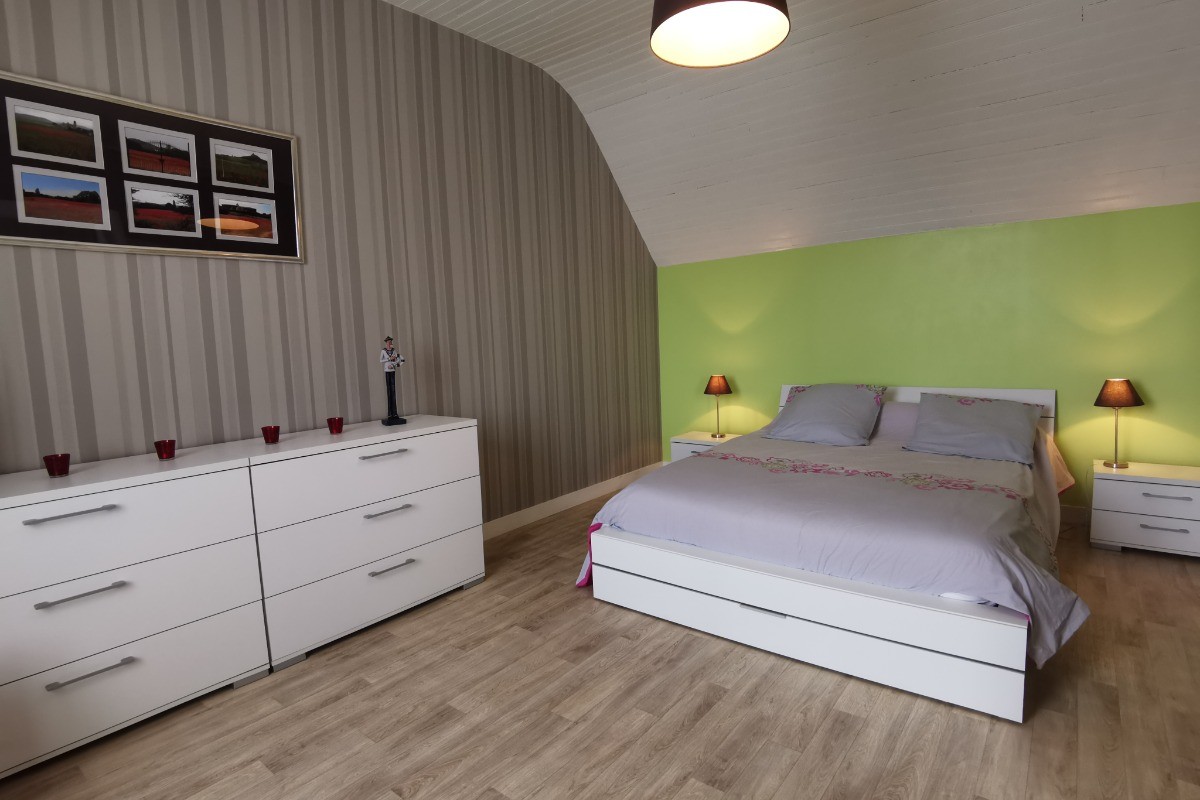 Etage: Chambre 1 avec lit 140