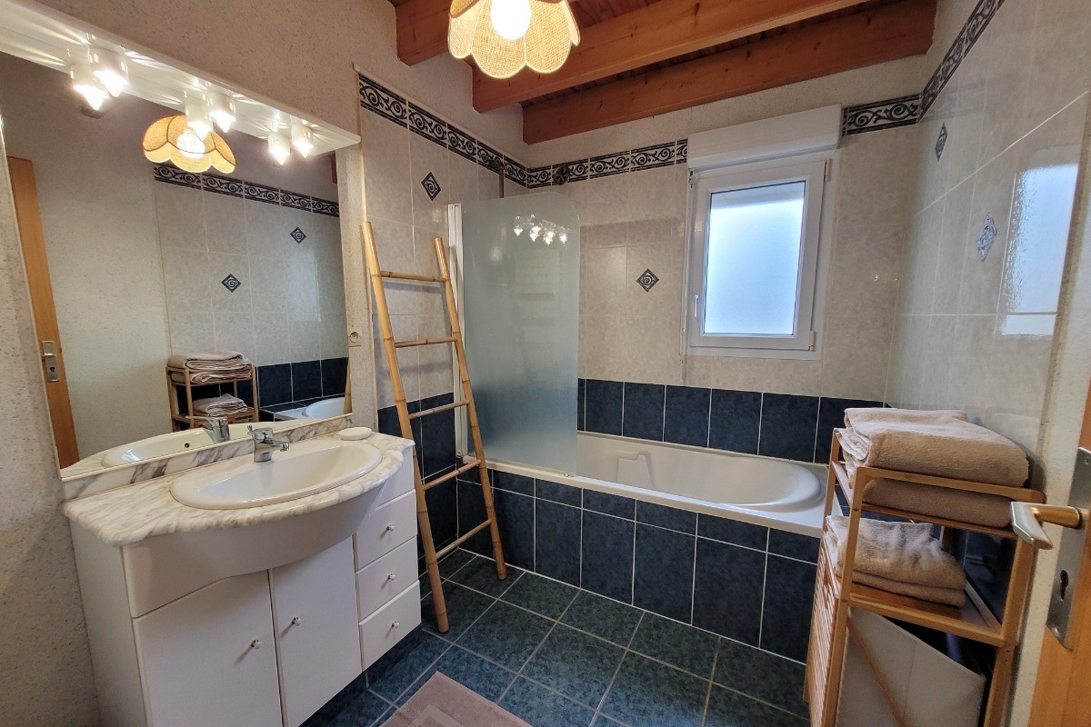 Pour 5 personnes, salle de bain - Idéal famille