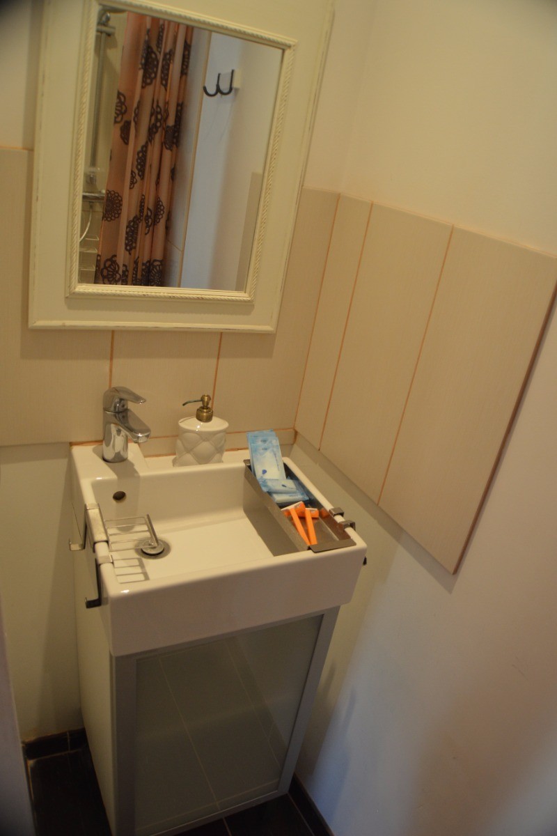 Petite salle d'eau - étage - Maison Grise pour 5 personnes, proche plages, Meschers sur Gironde près de Royan