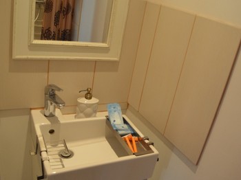 Petite salle d'eau - étage - Maison Grise pour 5 personnes, proche plages, Meschers sur Gironde près de Royan
