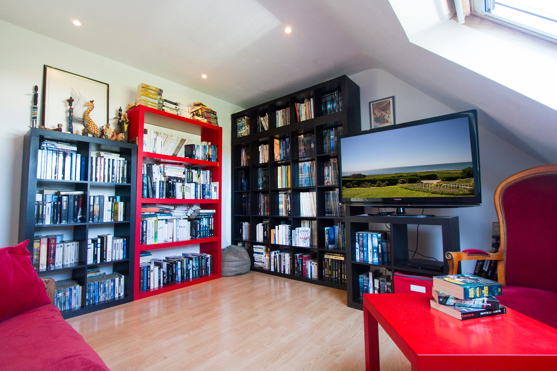 Etage salon TV et bibiliothèque