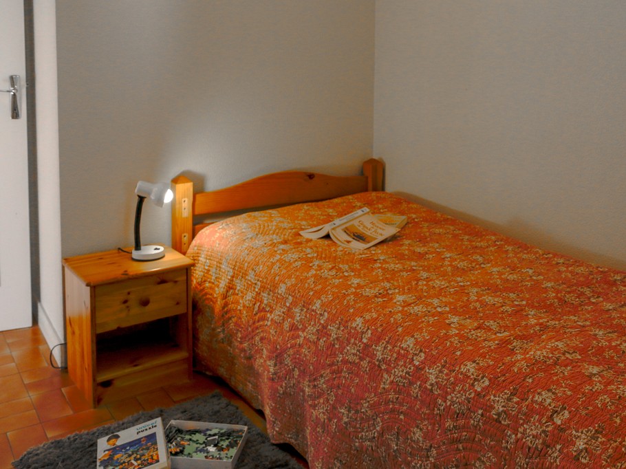 Room with single bed 90x190, windowless room