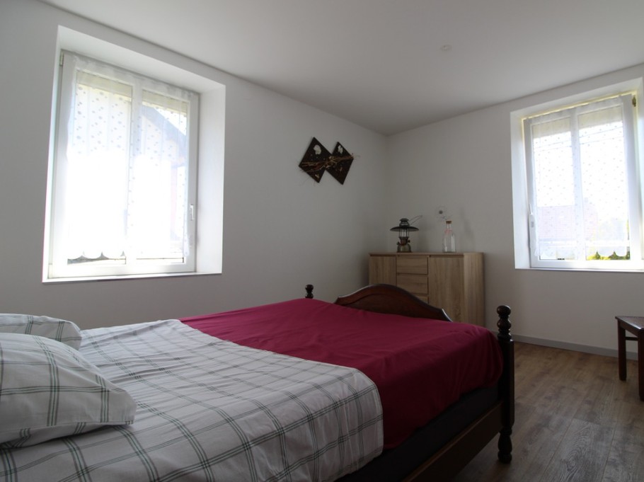 Chambre indépendante - Appartement Chez Reine - Location de vacances - Étival-Clairefontaine