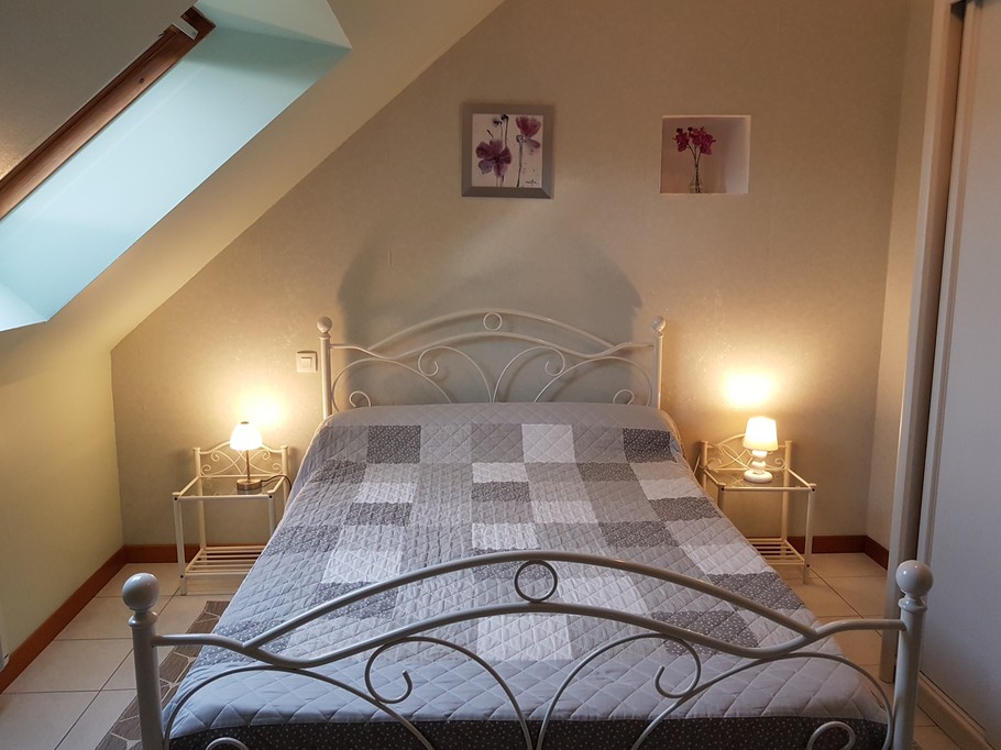 Room for 2 people with desk and cot