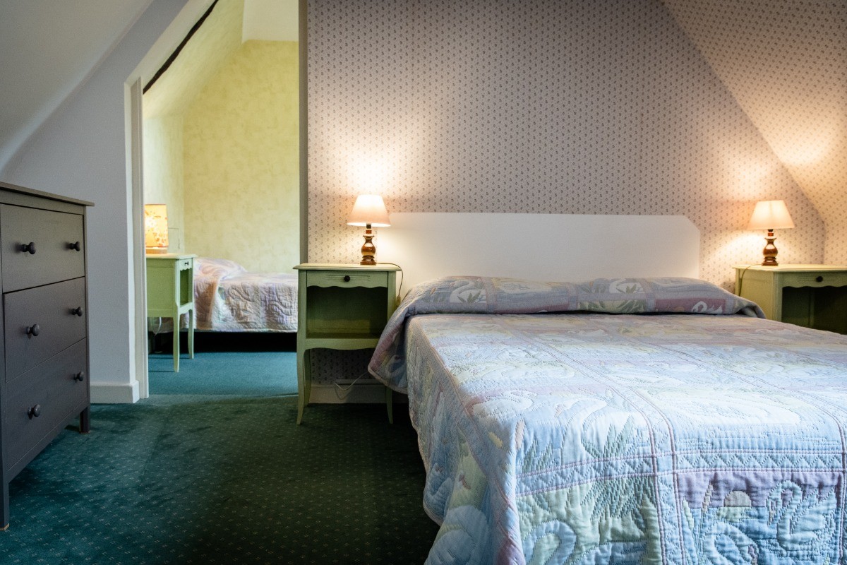 Location Île St Riom, Maison de Marilou, chambre de l'étage