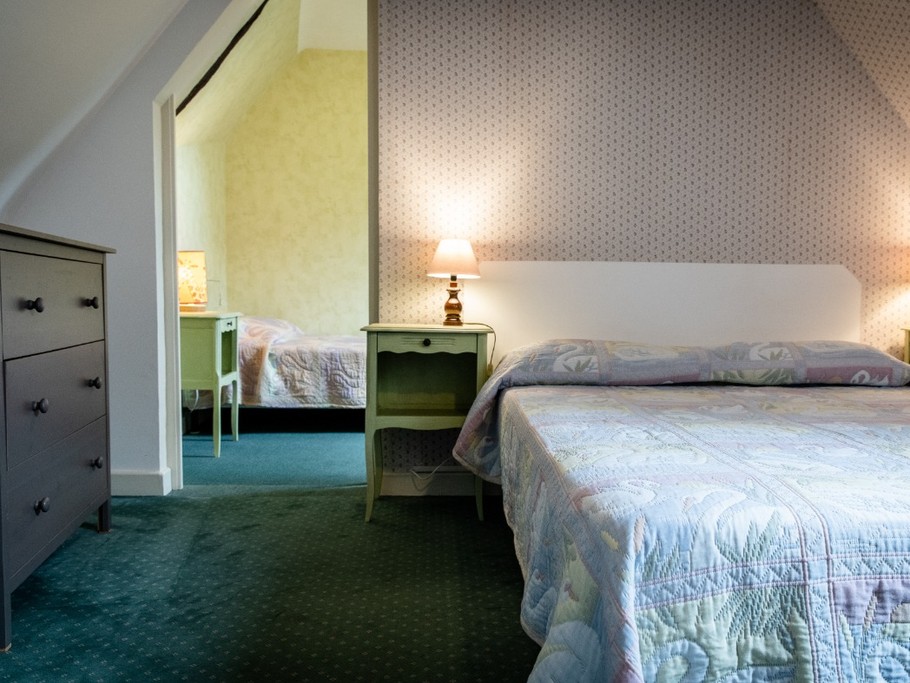 Location Île St Riom, Maison de Marilou, chambre de l'étage