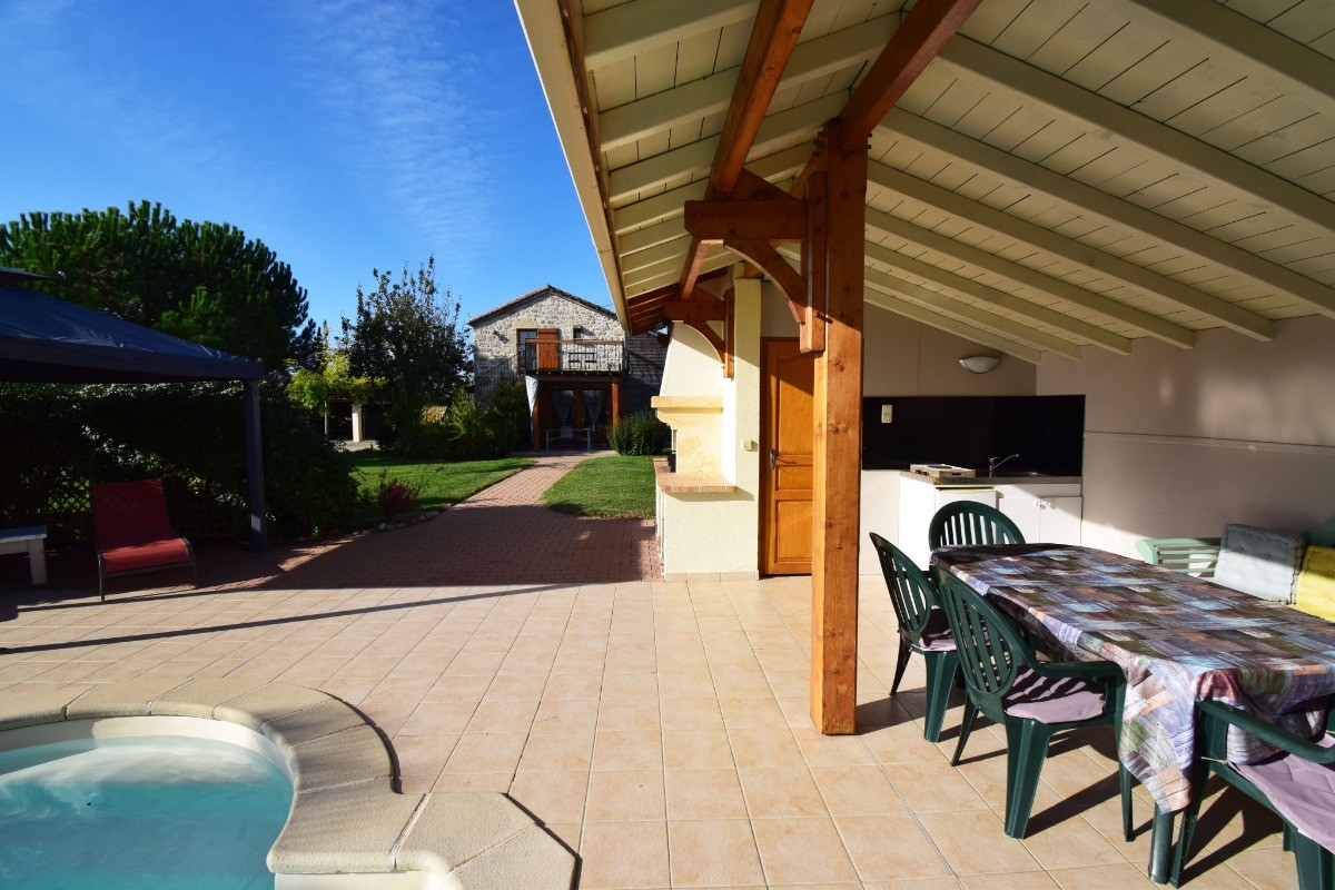 Pool house