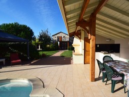 Pool house