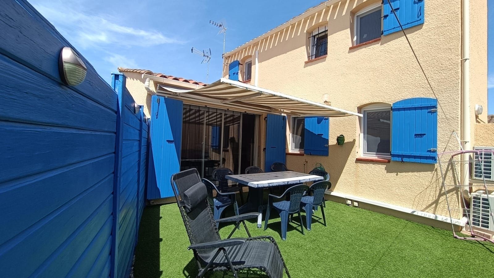 Location climatisée avec terrasse au Cap d'Agde