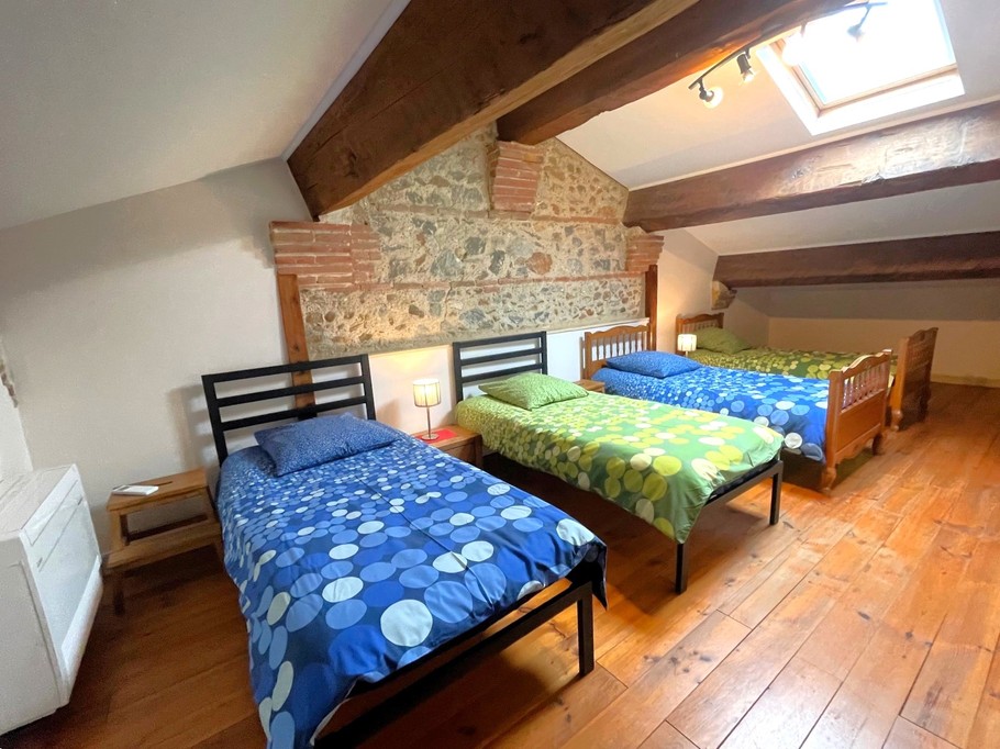 Chambre 2ème étage 4 lits simples