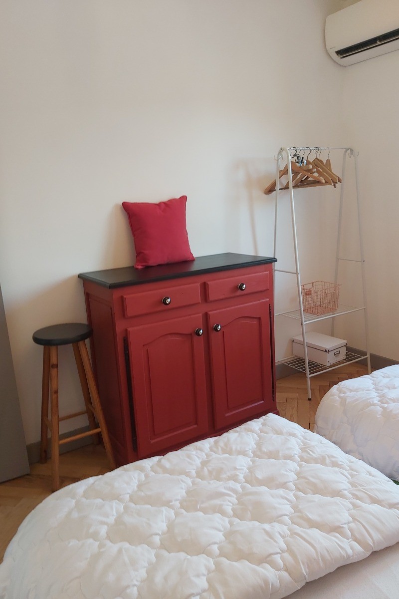 chambre rouge et noire