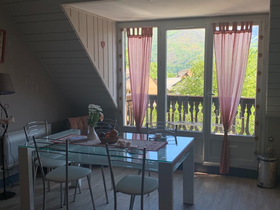 Coin repas avec vue