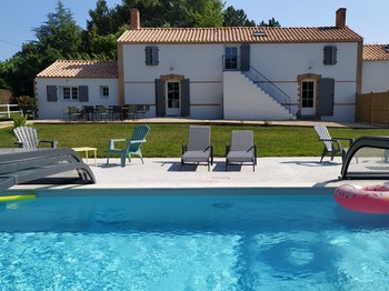 Piscine couverte et chauffée