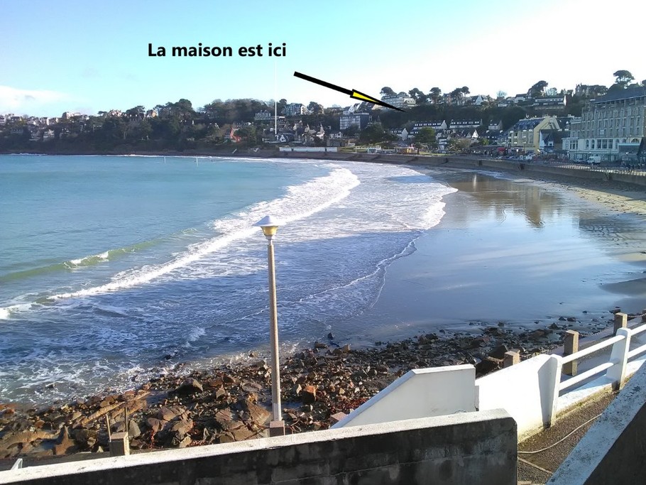 La maison est à 2 minutes à pieds de la plage (ici à grande marée haute)