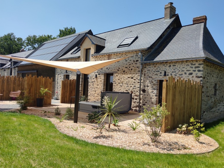 Anciennement maison de ferme, rénovée et devenue La Douce Halte