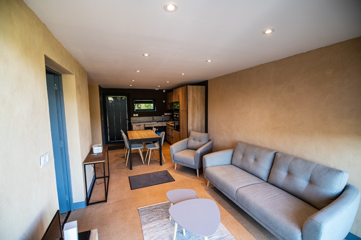 Halte Air et Go/ Cheval blanc/ Séjour