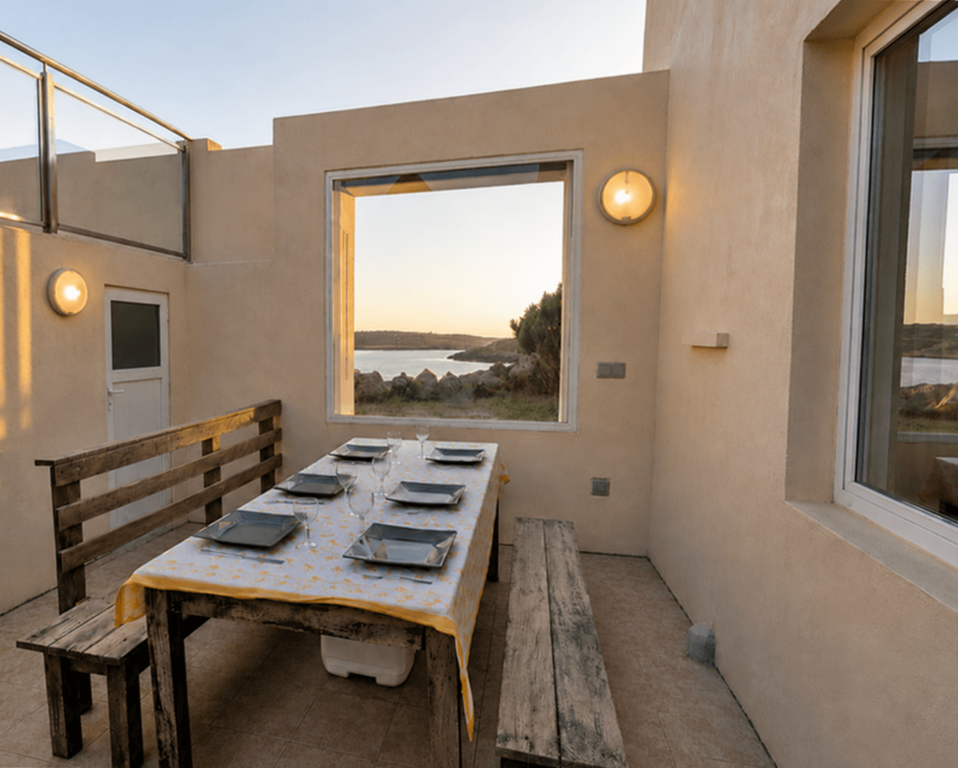 Terrasse 2: Espace extérieur en bas de la terrasse panoramique