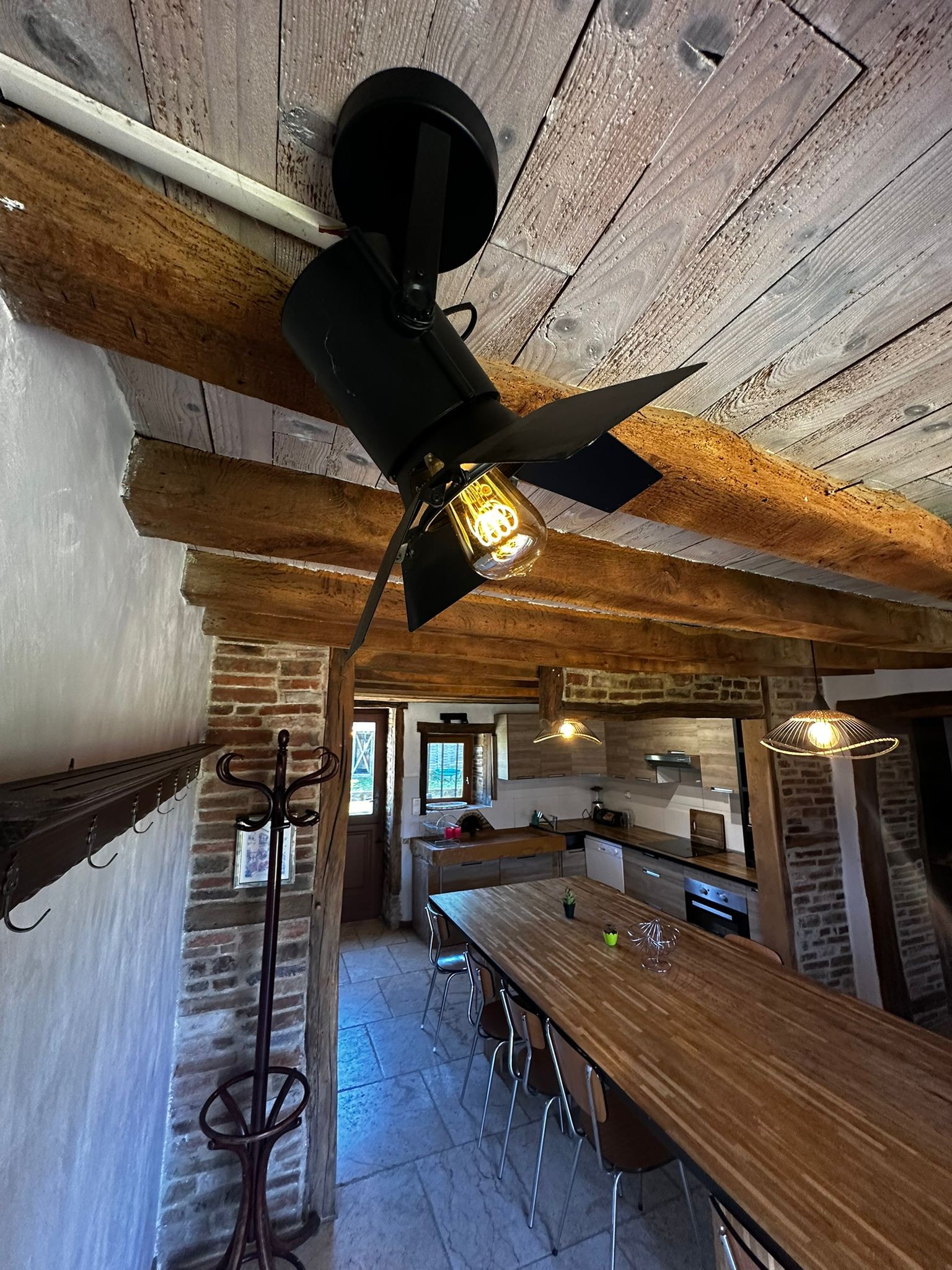 Table & kitchen