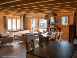 Grand et lumineux séjour / salon