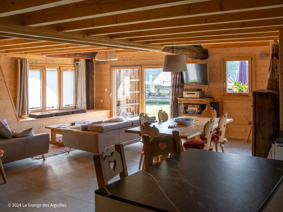 Grand et lumineux séjour / salon