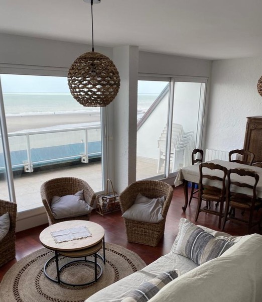 SALON - SALLE A MANGER FACE A LA MER