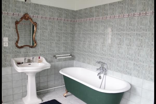 Salle de bains de la chambre "Antoinette de Bourbon"