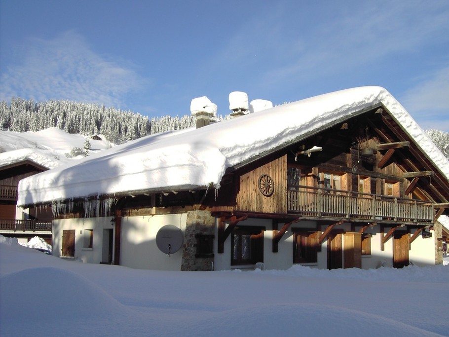 à 200 m de l'école de ski