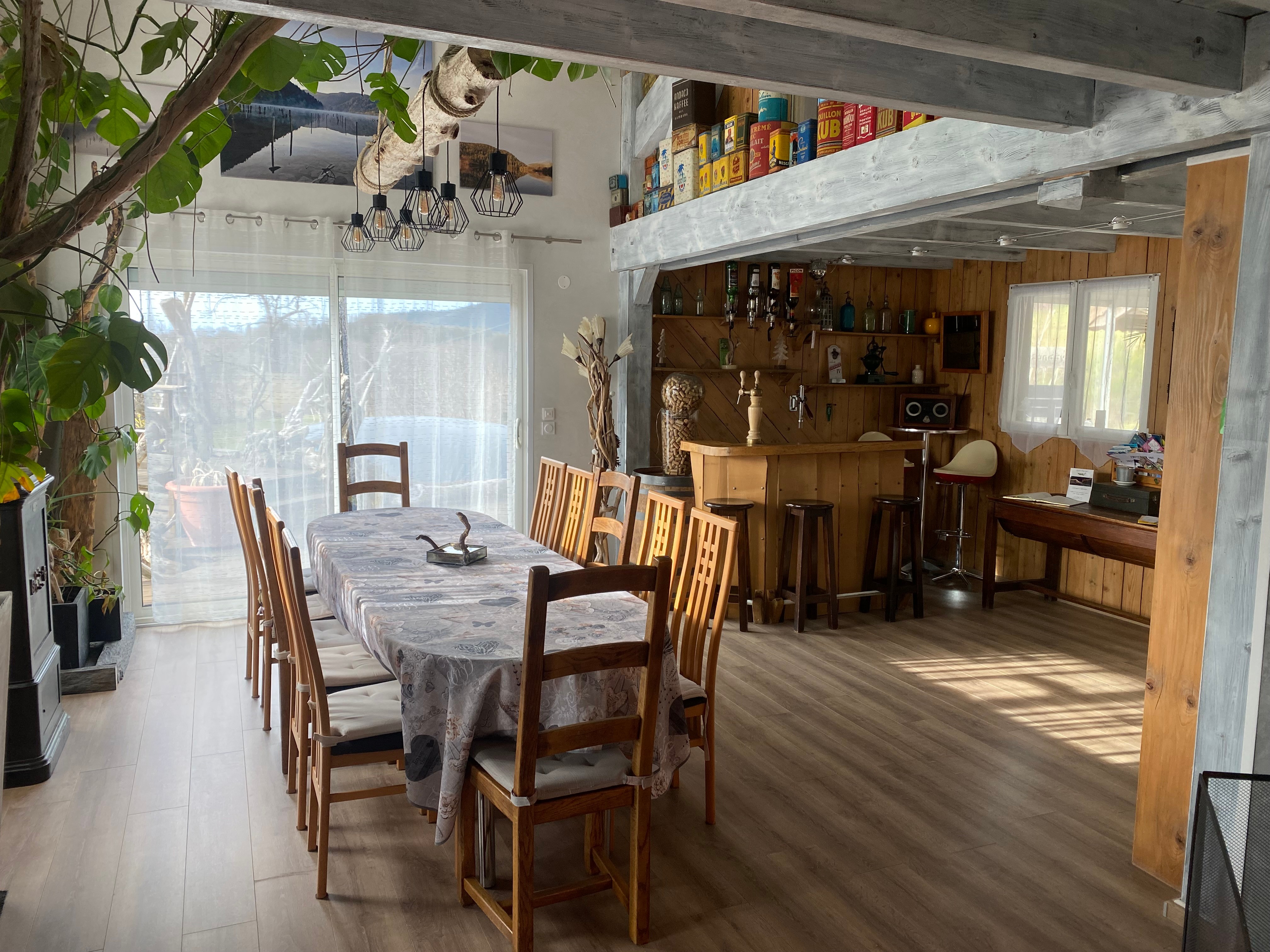 Gîte Ruine, esprit atypique, avec piscine et jacuzzi