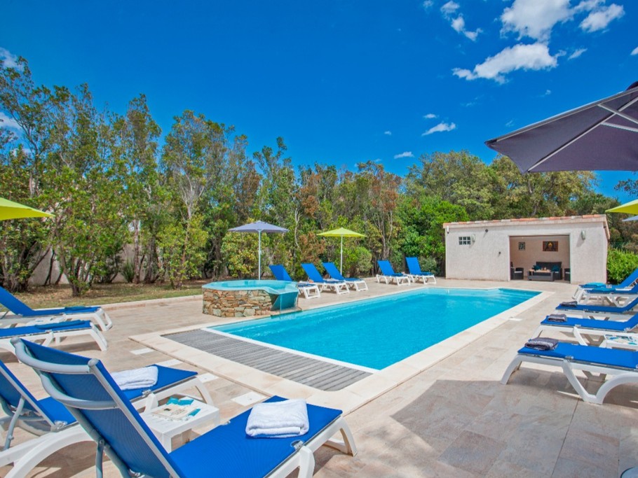 L'espace piscine, spa-jacuzzi