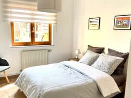 1ère chambre avec un lit double