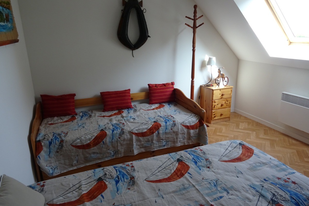 3ème : chambre  :  à 3 lits