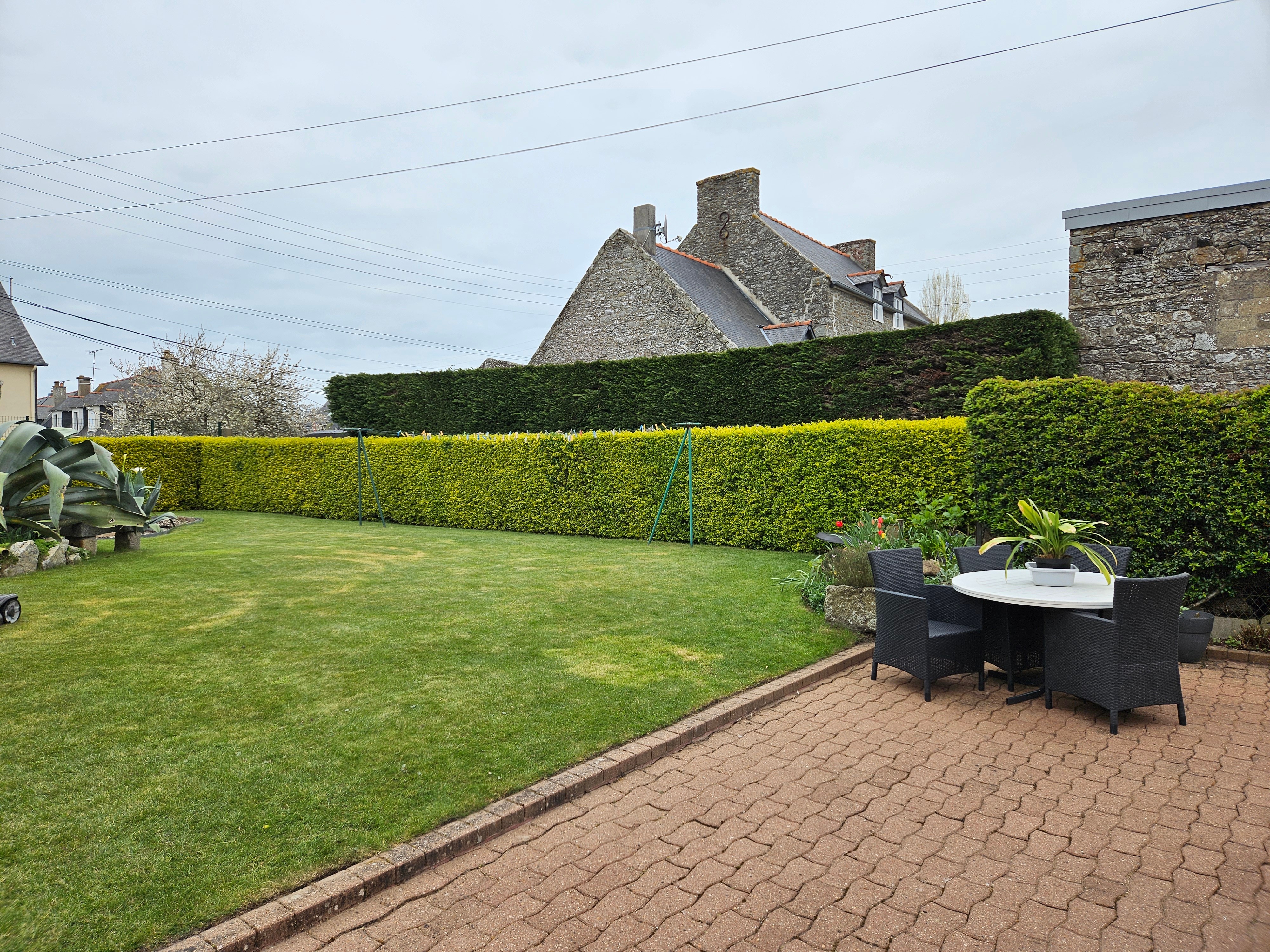 Large garden with terrace and garden furniture. Charcoal barbecue and secure bicycle garage available. Private parking on enclosed property