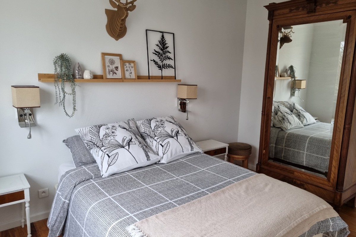 Chambre cerf  1 lit 140   Gite des tuileries GENAS