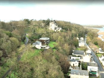 Le Belvédère de Loire est perché sur le coteau